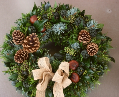CHRISTMAS WREATHS Traditional Natural Door Wreath